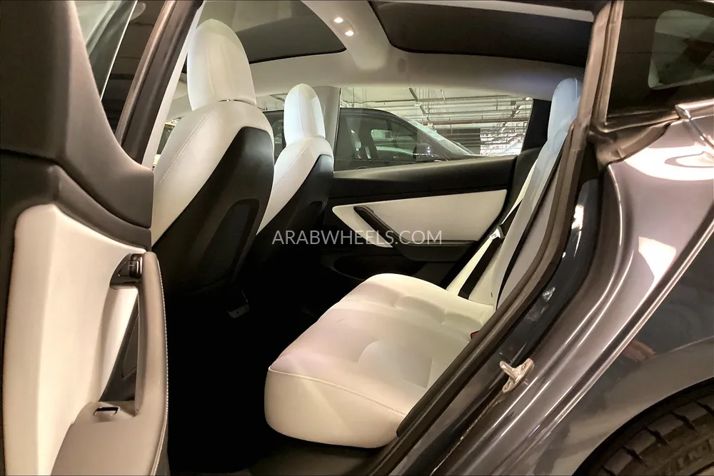 Tesla Model 3 2020 for Sale in Sharjah Image-21