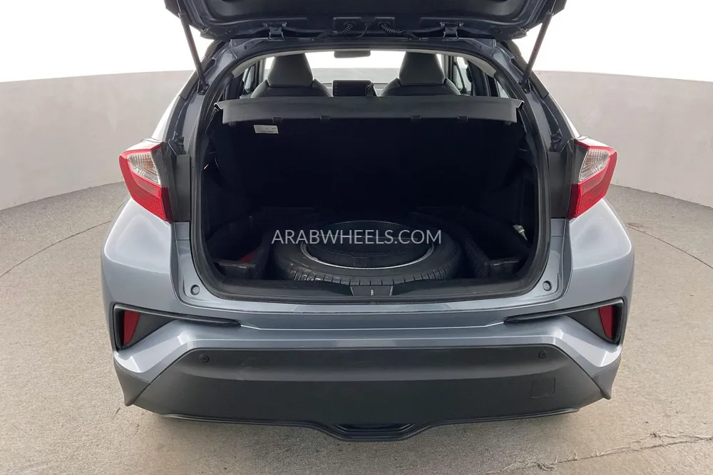 Toyota C-HR 2022 for Sale in Sharjah Image-15