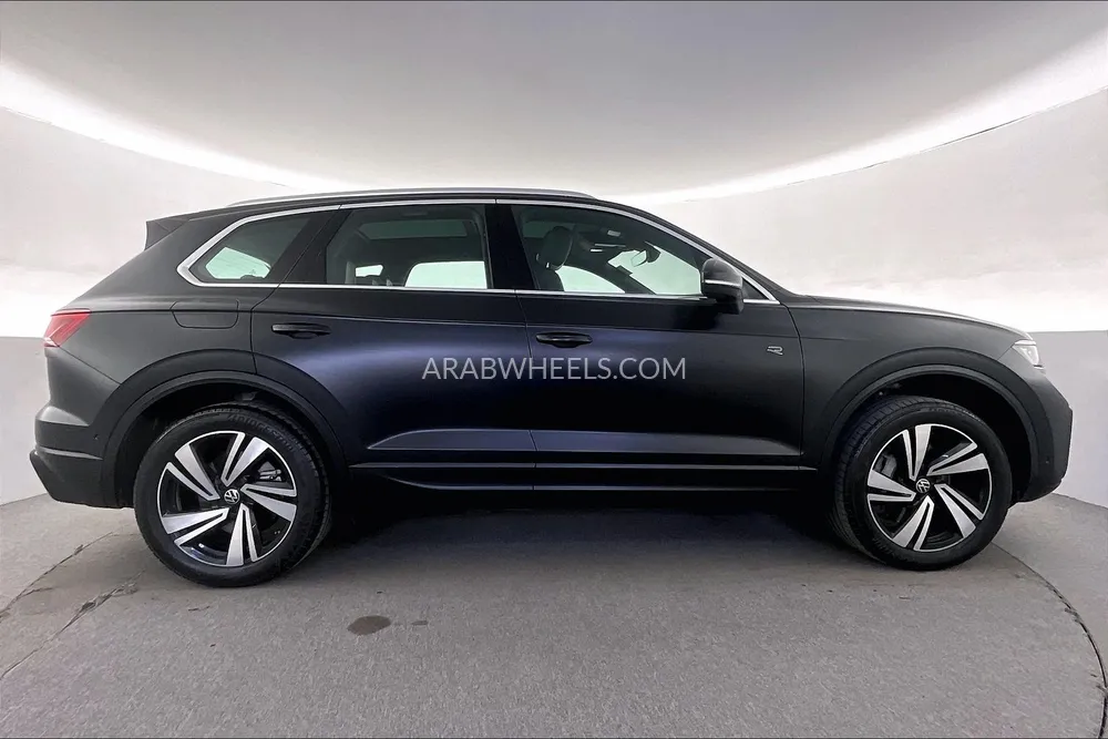 Volkswagen Touareg 2024 for Sale in Dubai Image-8