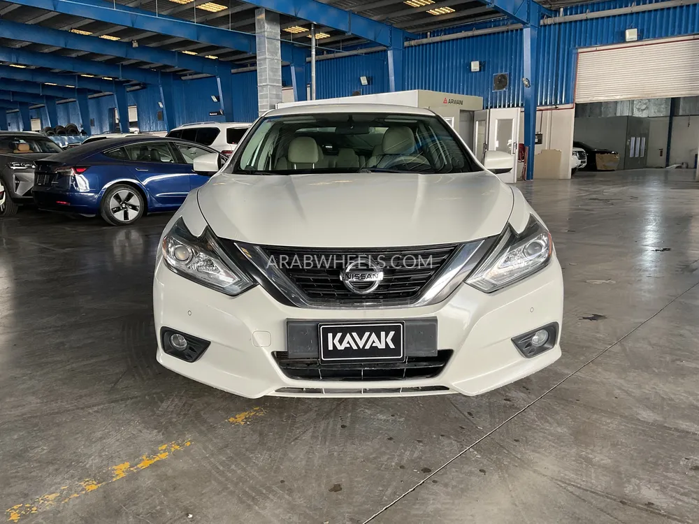 Nissan Altima 2017 for Sale in Sharjah Image-2