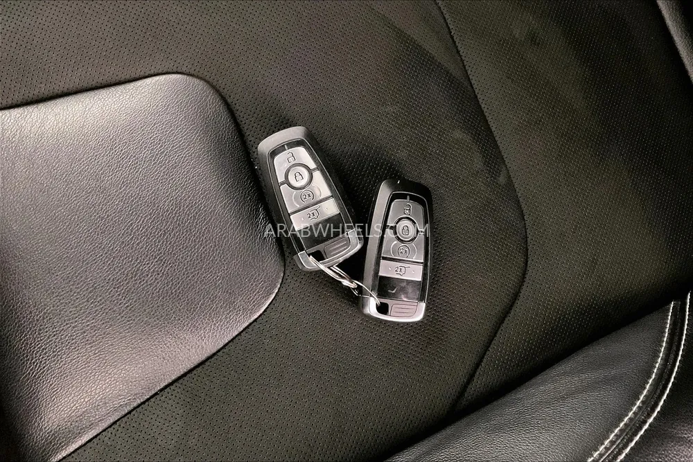 Ford Edge 2023 for Sale in Sharjah Image-17