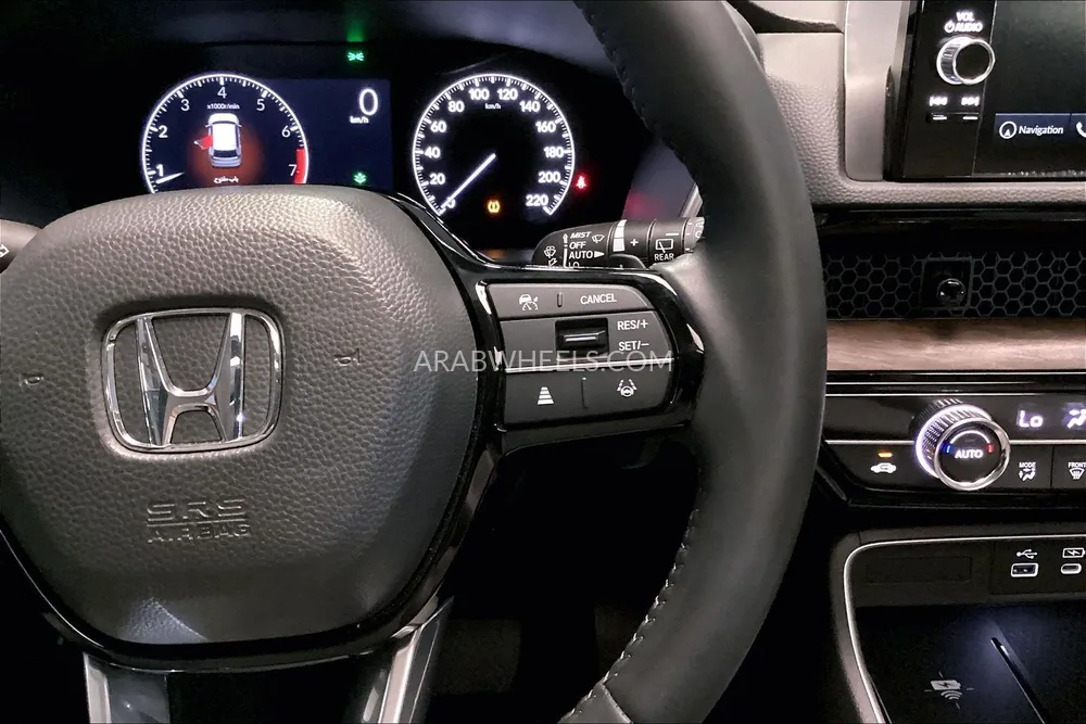 هوندا سي آر-في 2024 for Sale in الشارقة Image-19