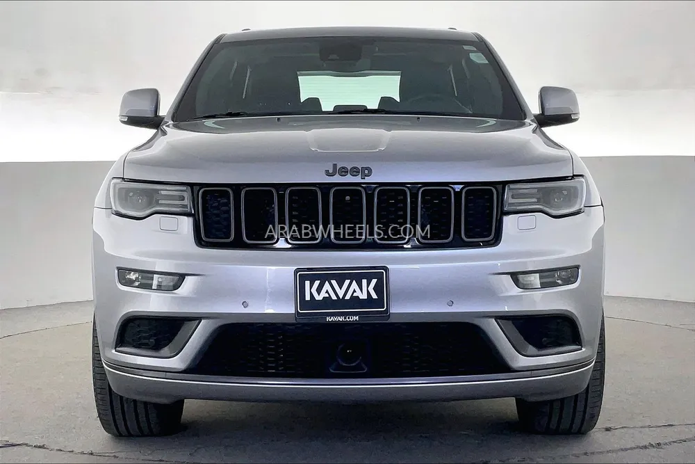 Jeep Grand Cherokee 2018 for Sale in Sharjah Image-2