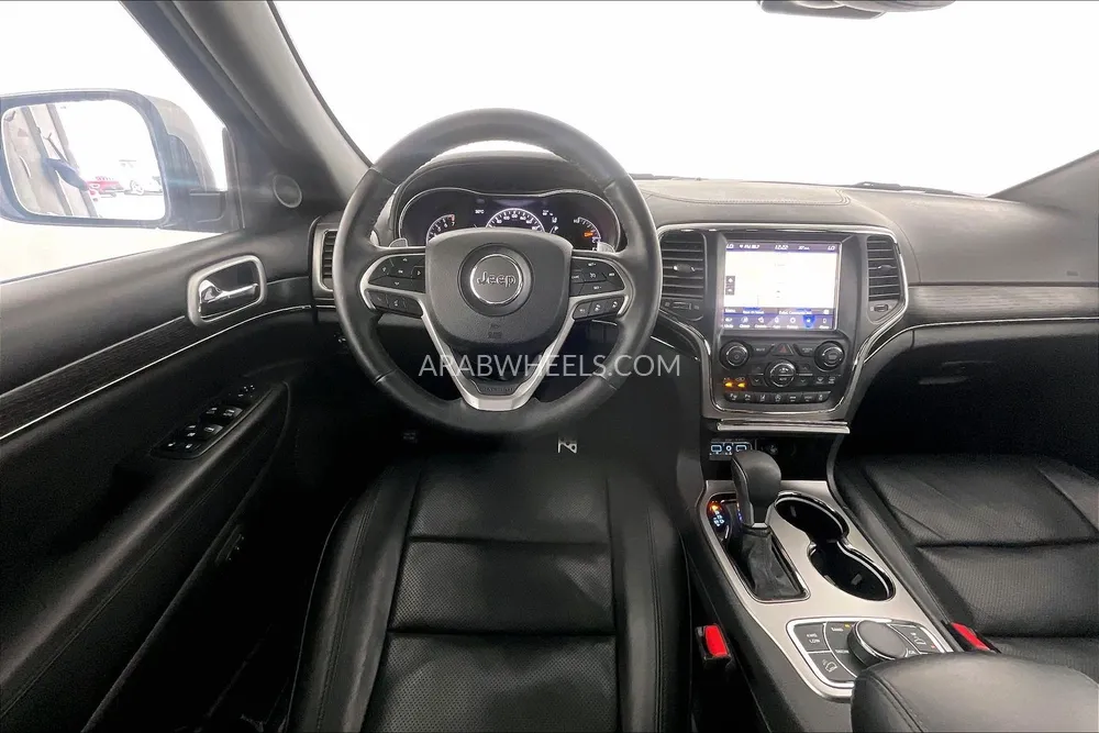 Jeep Grand Cherokee 2018 for Sale in Sharjah Image-16