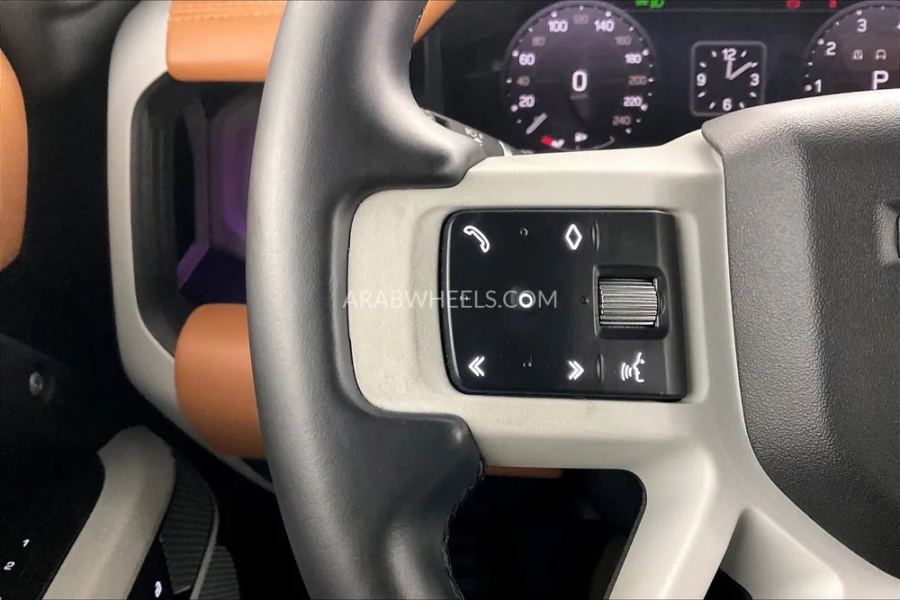 Land Rover Defender 2023 for Sale in Sharjah Image-23