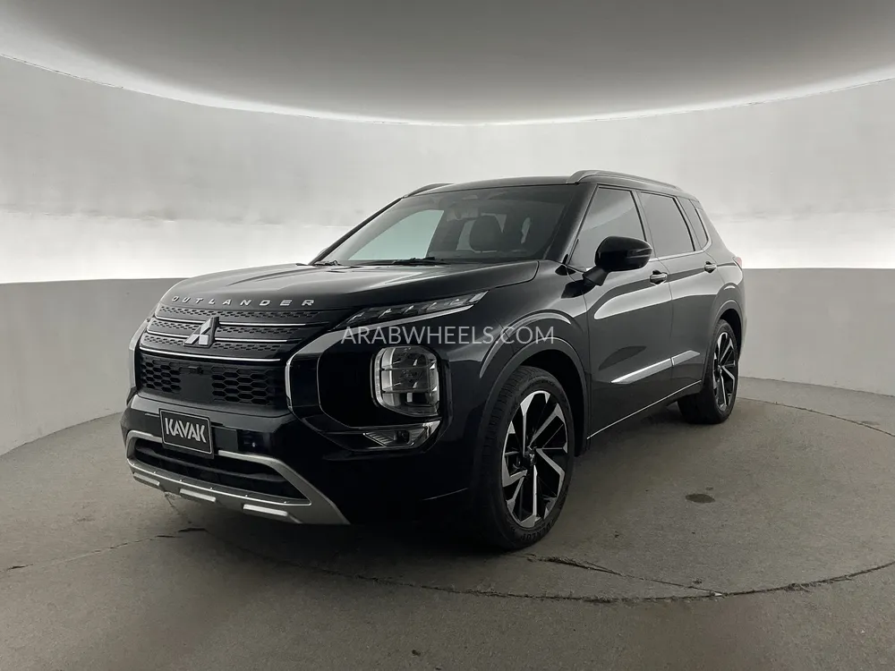 ميتسوبيشي أوتلاندر 2023 for Sale in الشارقة Image-1