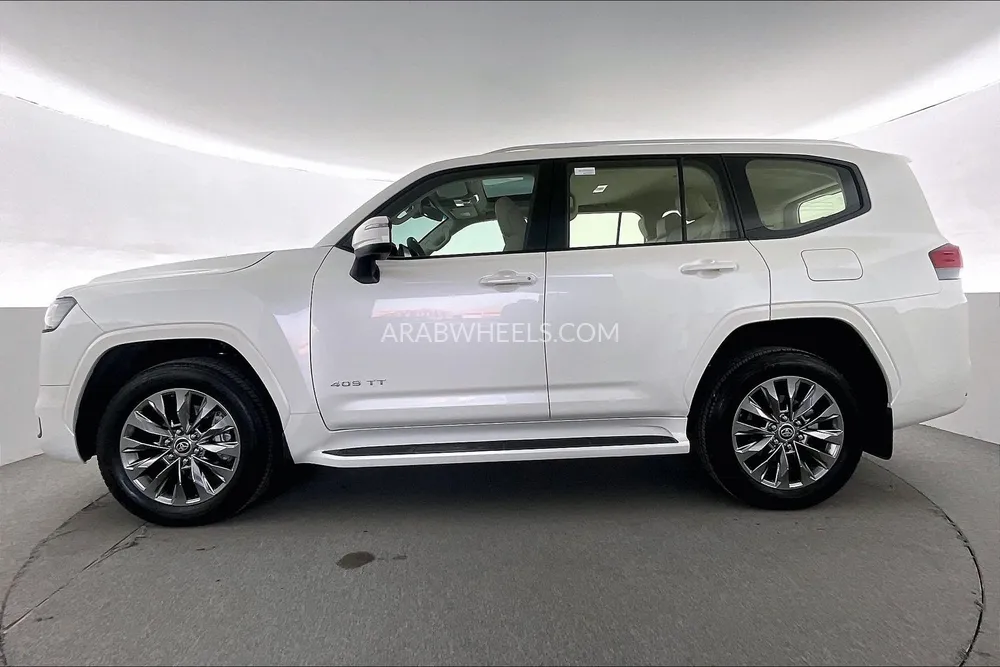 Toyota Land Cruiser 2024 for Sale in Sharjah Image-7