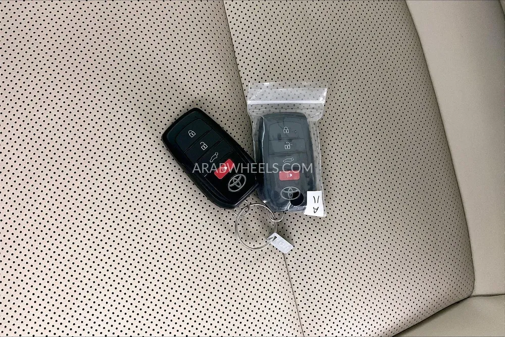 Toyota Land Cruiser 2024 for Sale in Sharjah Image-18