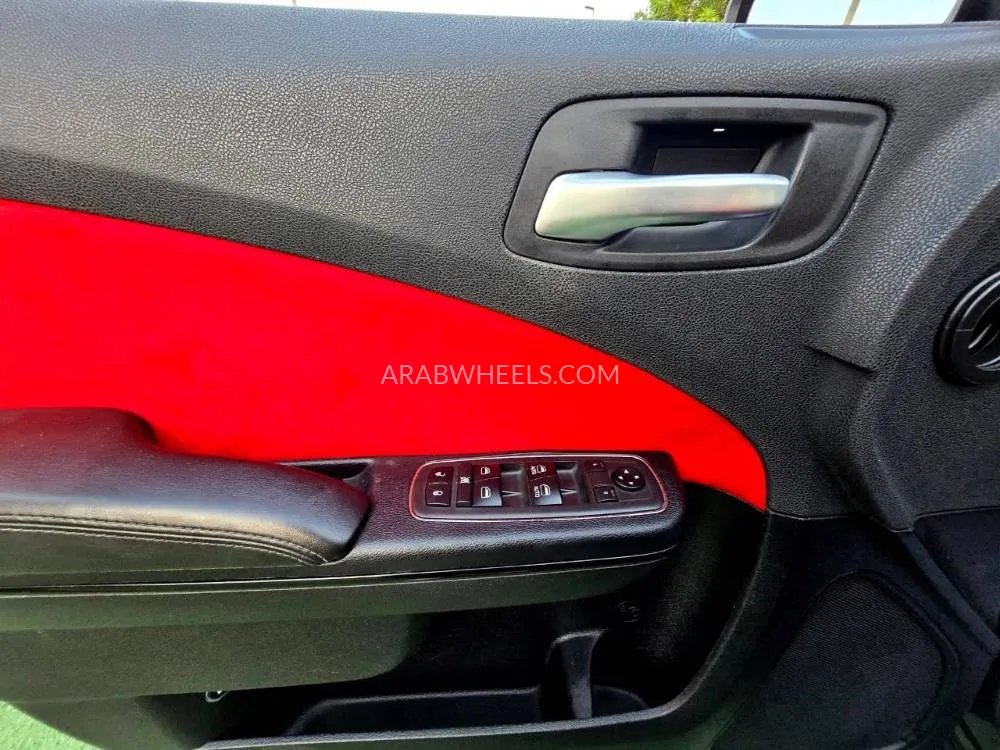 Dodge Charger 2018 for Sale in Sharjah Image-5