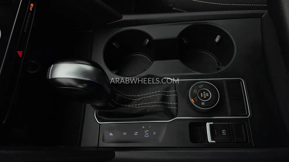 Volkswagen Teramont 2022 for Sale in Dubai Image-18