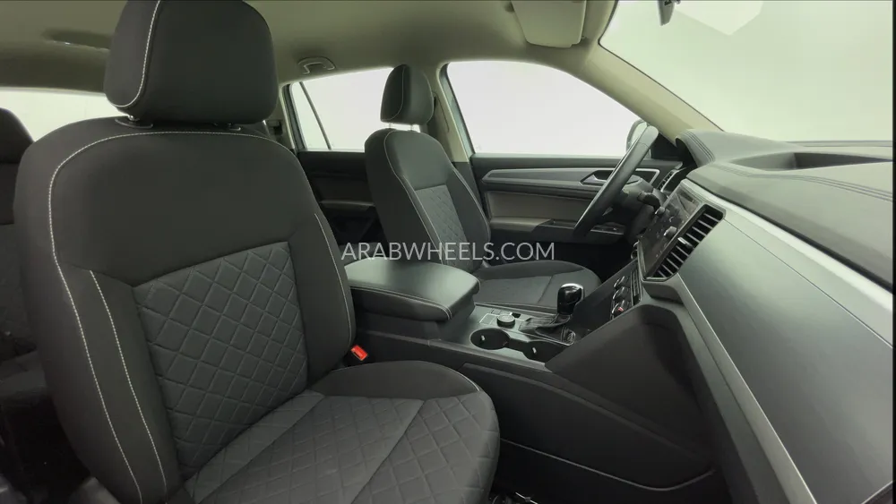 Volkswagen Teramont 2022 for Sale in Dubai Image-24