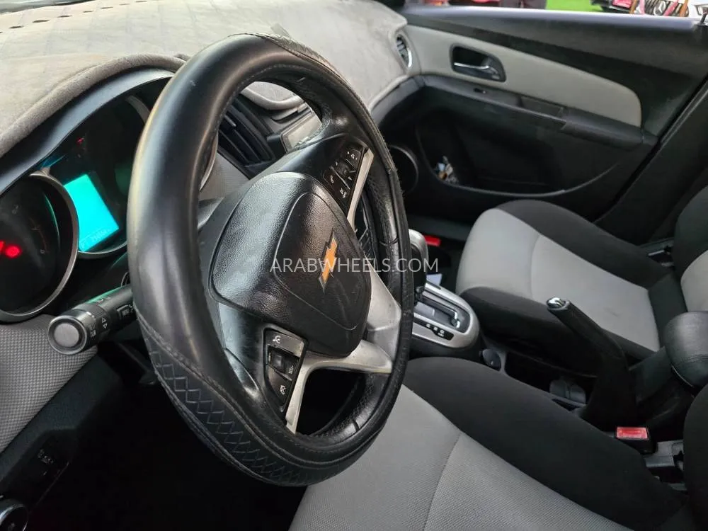 Chevrolet Cruze 2015 for Sale in Sharjah Image-14