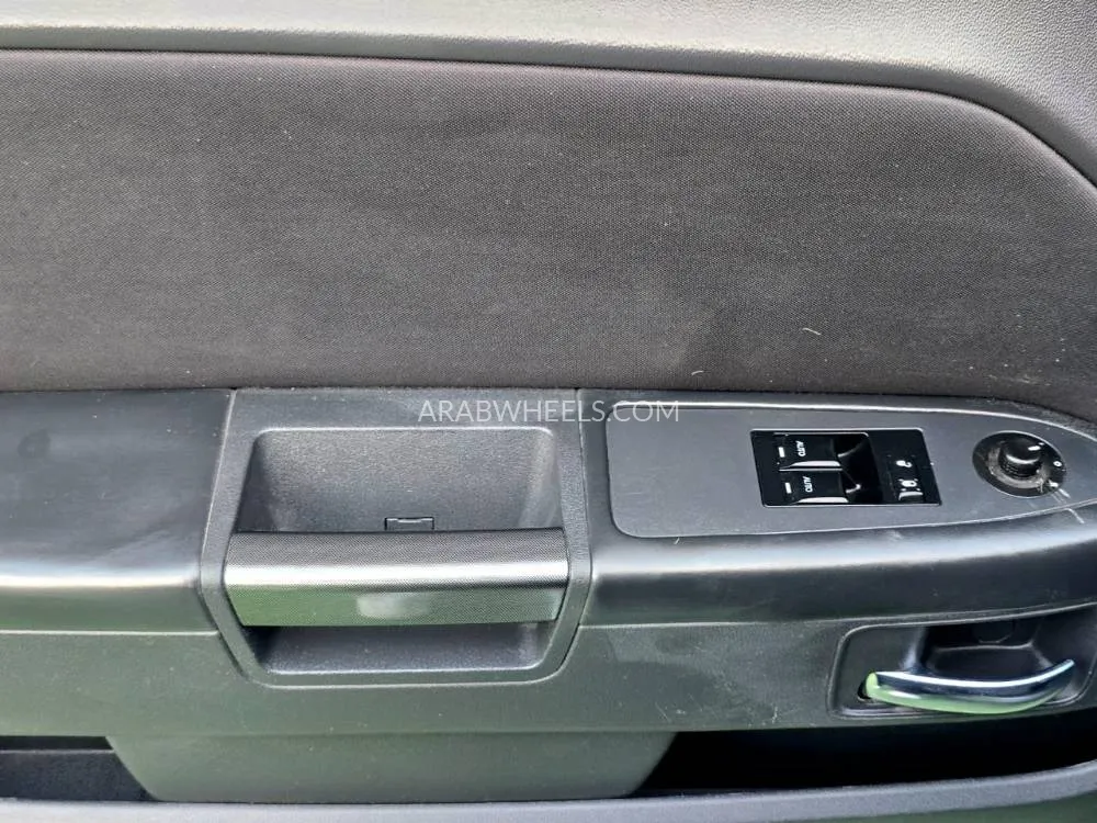 Dodge Challenger 2014 for Sale in Sharjah Image-11