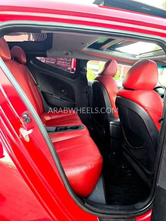 Hyundai Veloster 2015 for Sale in Sharjah Image-10