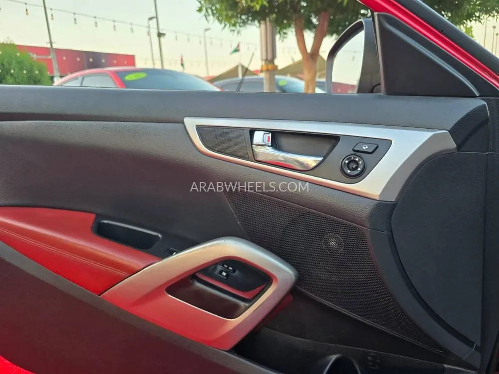 Hyundai Veloster 2015 for Sale in Sharjah Image-15