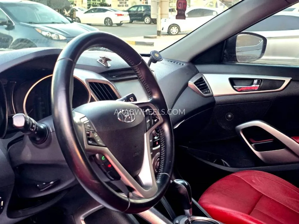 Hyundai Veloster 2015 for Sale in Sharjah Image-20