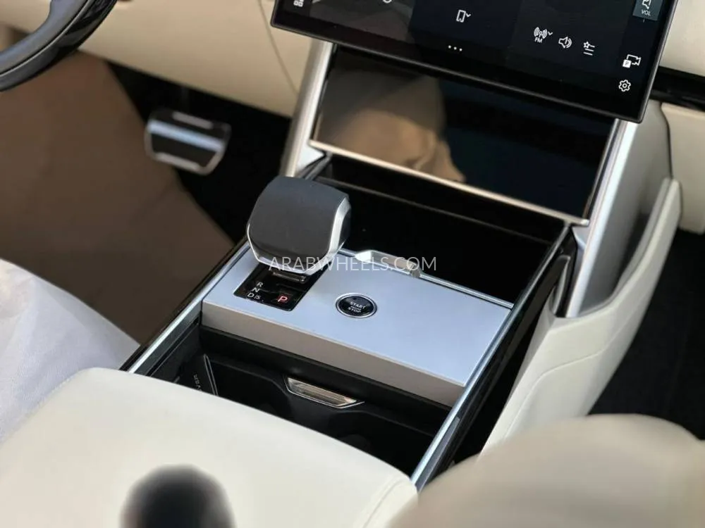 Land Rover Range Rover 2025 for Sale in Dubai Image-12