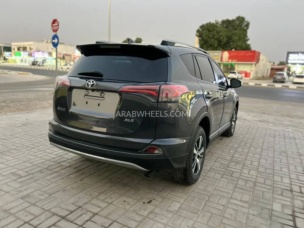 Toyota Rav4 2018 for Sale in Ras Al Khaimah Image-5