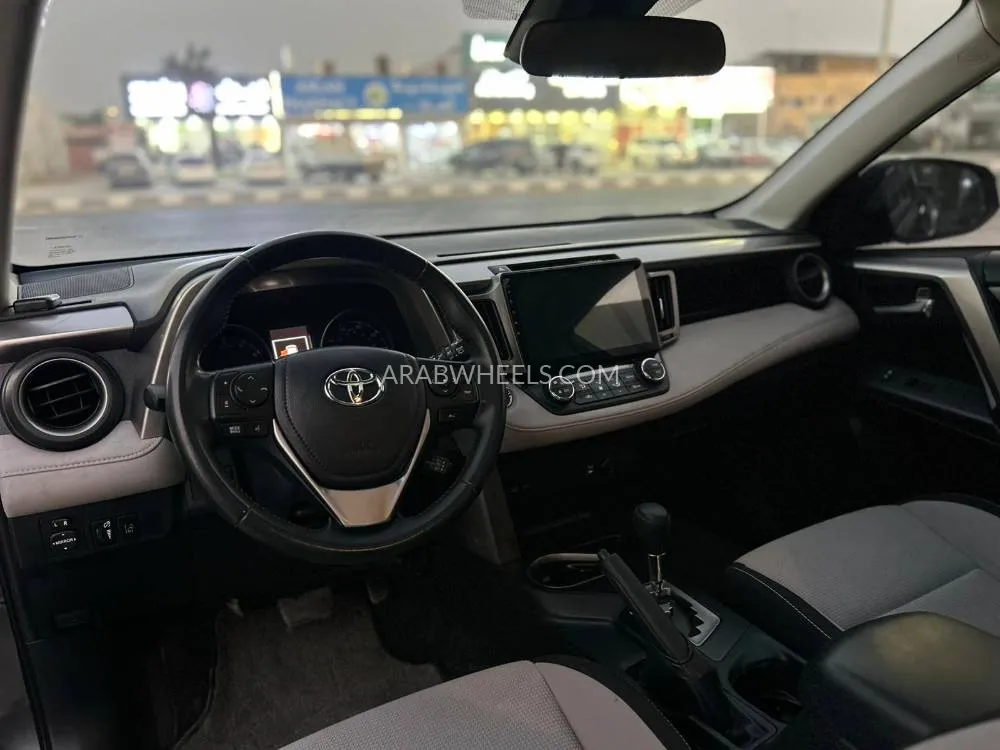 Toyota Rav4 2018 for Sale in Ras Al Khaimah Image-9
