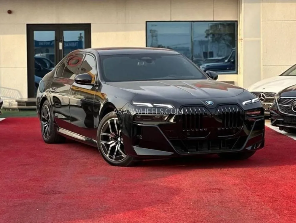 بي إم دبليو الفئة السابعة 2023 for Sale in دبي Image-1