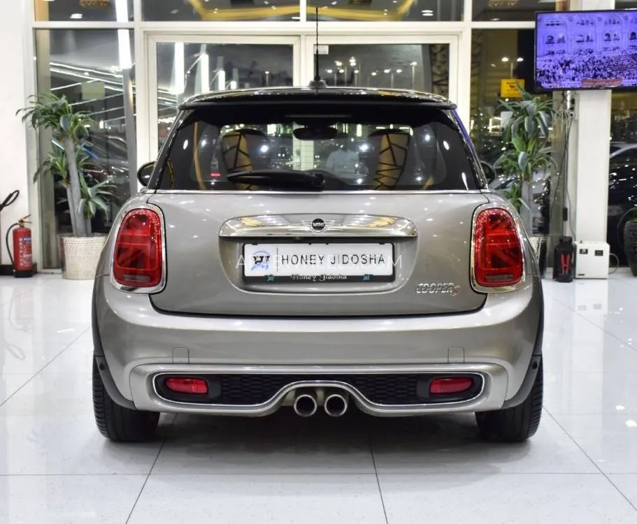 Mini Cooper 2019 for Sale in Dubai Image-5