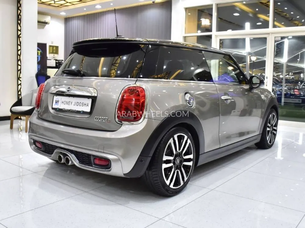 Mini Cooper 2019 for Sale in Dubai Image-6