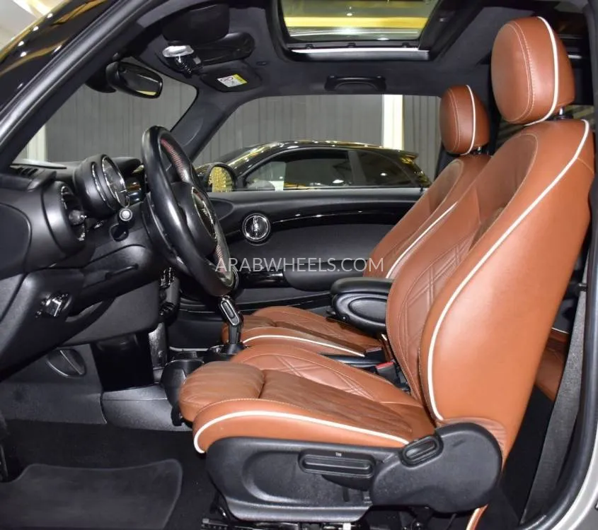 Mini Cooper 2019 for Sale in Dubai Image-10
