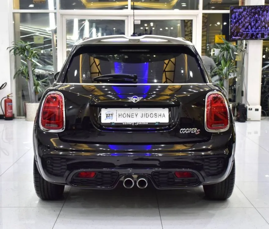 Mini Cooper 2021 for Sale in Dubai Image-5
