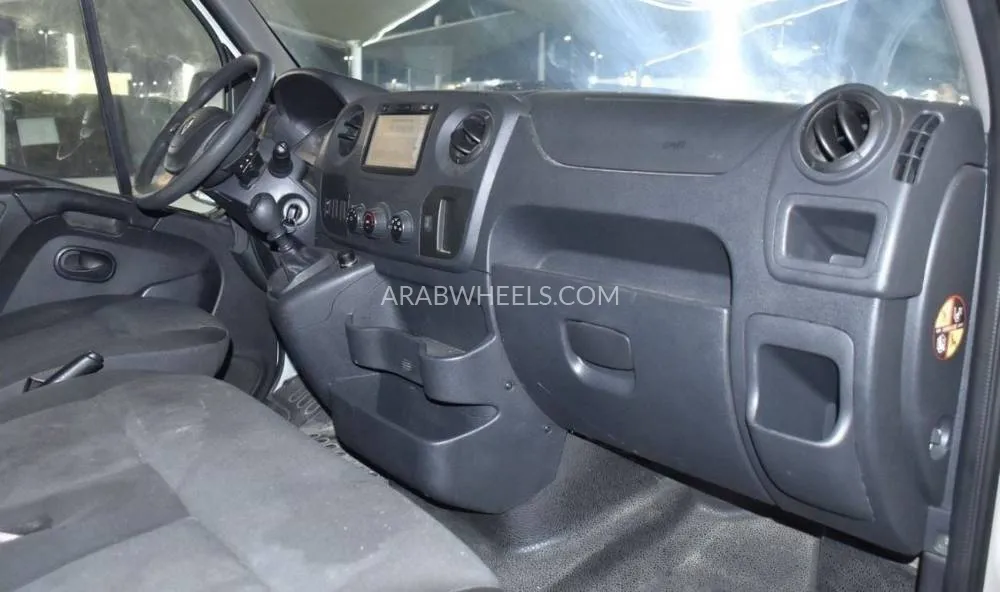 Renault Master 2020 for Sale in Dubai Image-9