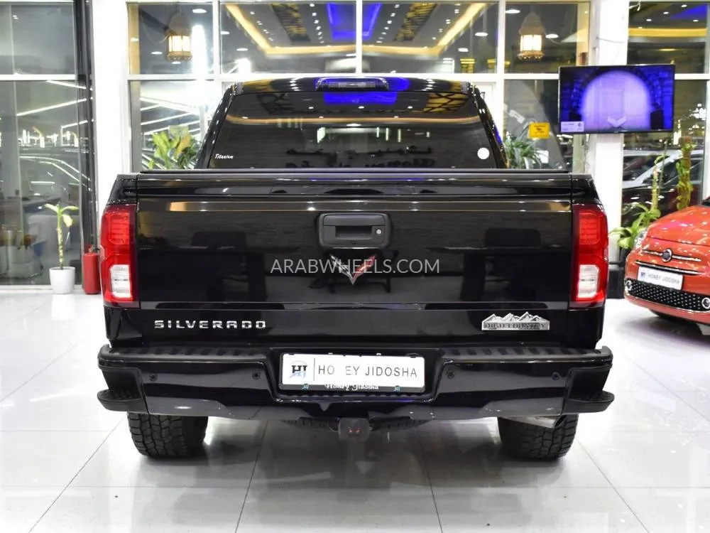 Chevrolet Silverado 2017 for Sale in Dubai Image-5