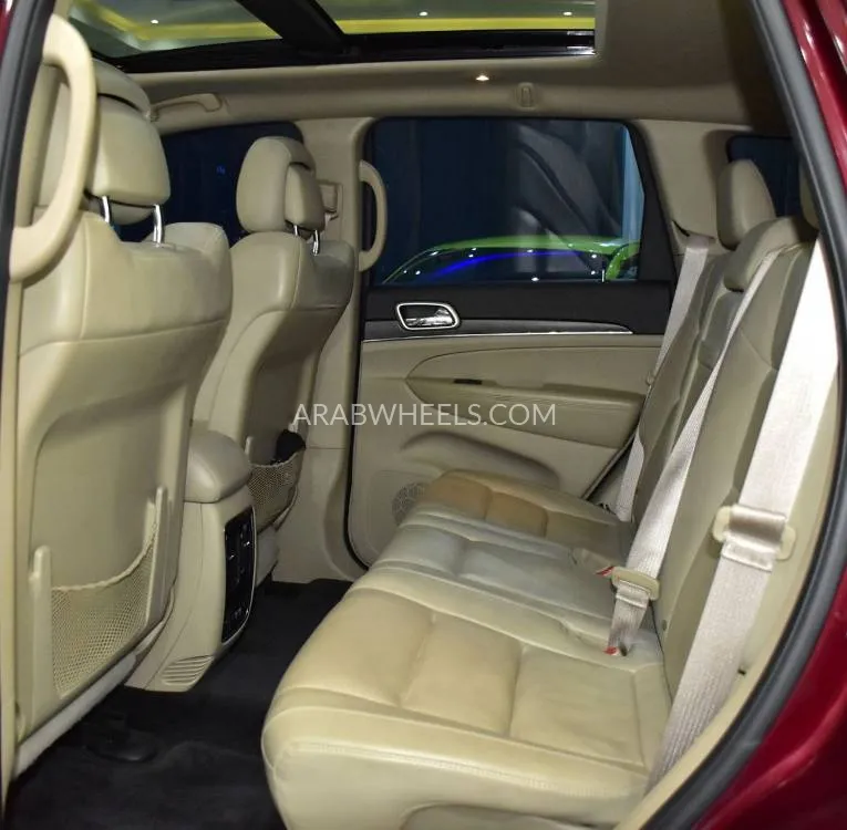 Jeep Cherokee 2017 for Sale in Dubai Image-17