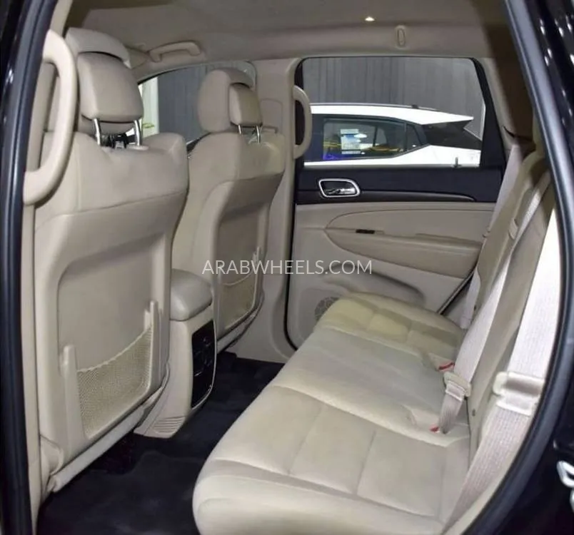 Jeep Cherokee 2018 for Sale in Dubai Image-16