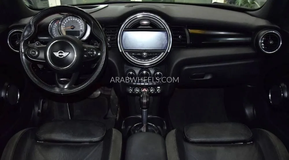 Mini Cooper 2018 for Sale in Dubai Image-11