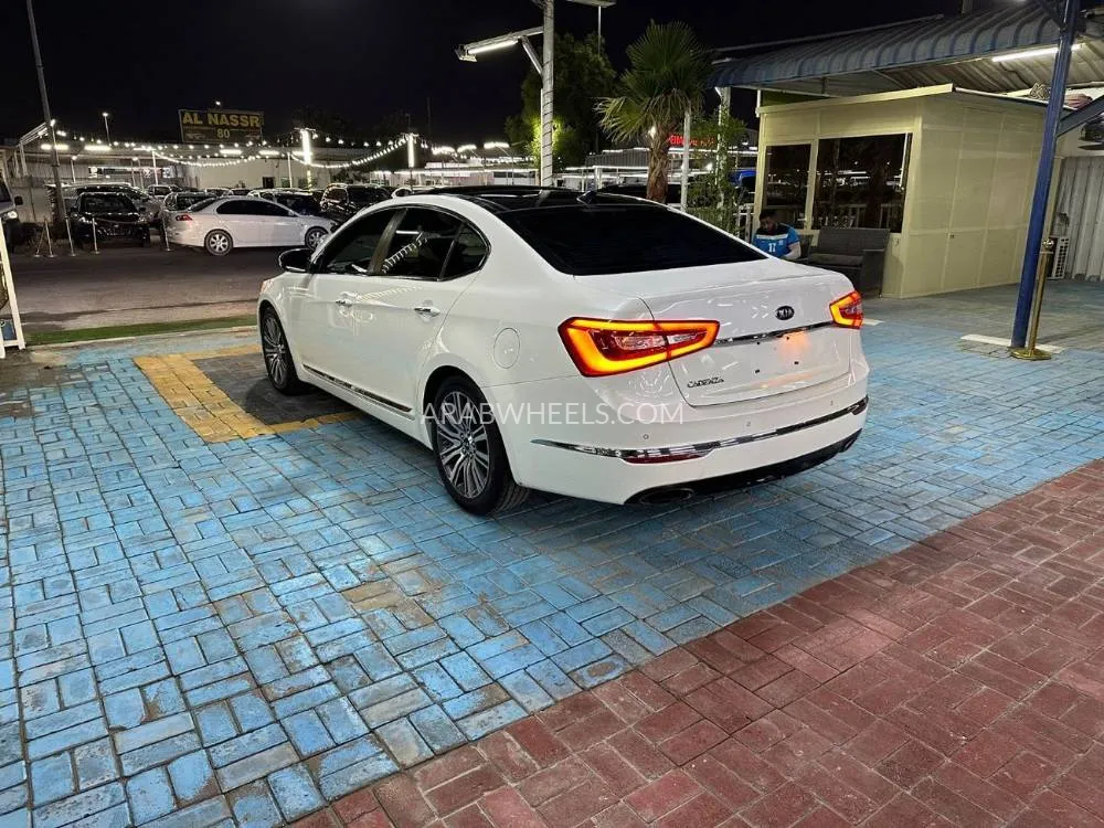 Kia Cadenza 2014 for Sale in Ajman Image-4