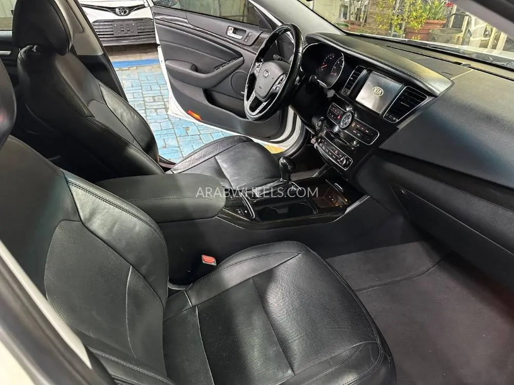 Kia Cadenza 2014 for Sale in Ajman Image-10