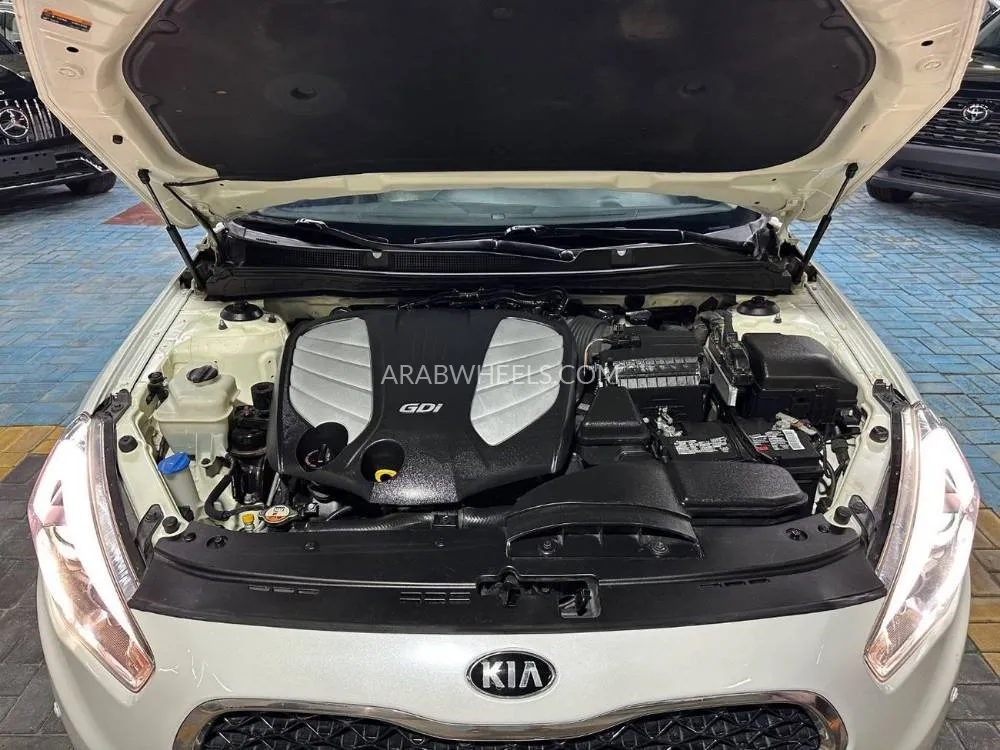 Kia Cadenza 2014 for Sale in Ajman Image-16