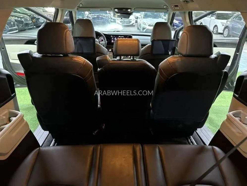 Kia Carnival 2021 for Sale in Ajman Image-7