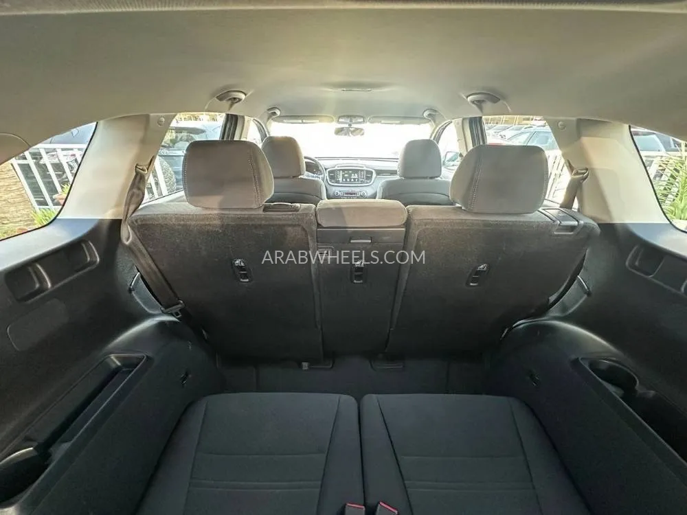 Kia Sorento 2019 for Sale in Ajman Image-10