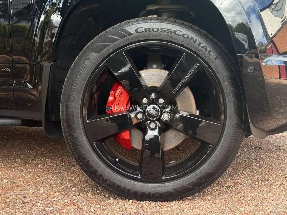 Land Rover Defender 2025 for Sale in Dubai Image-12