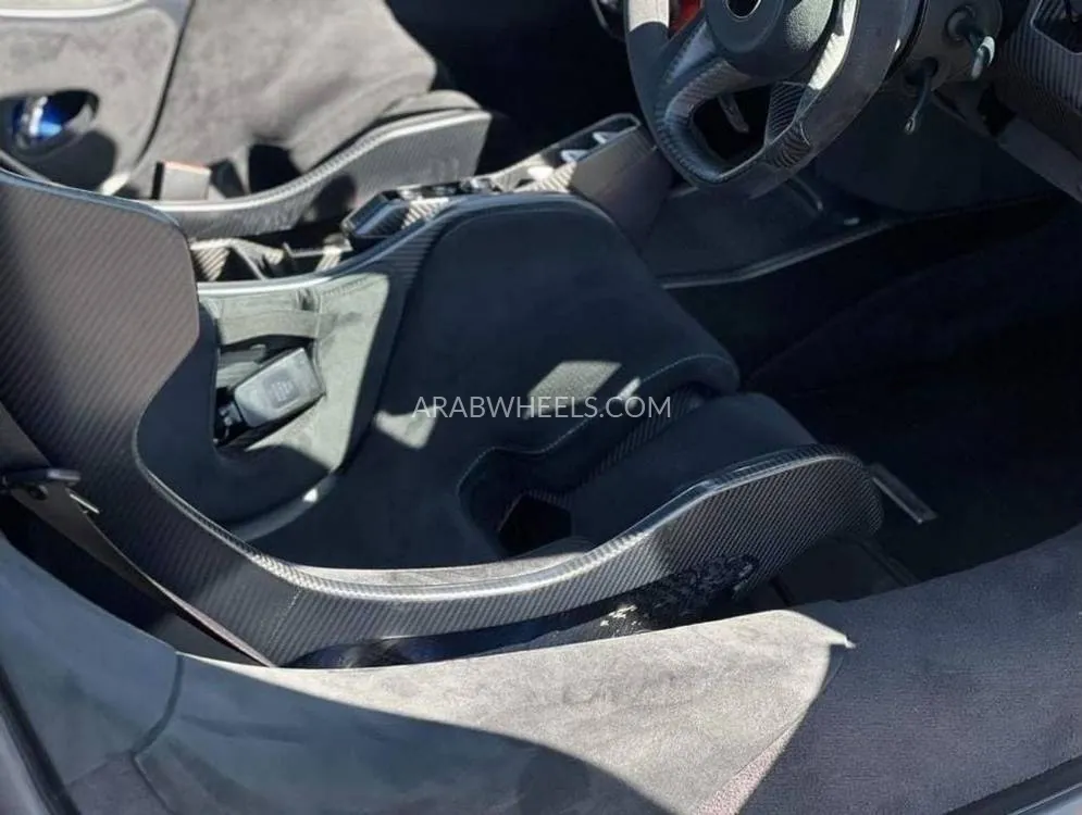 McLaren Senna 2018 for Sale in Dubai Image-5