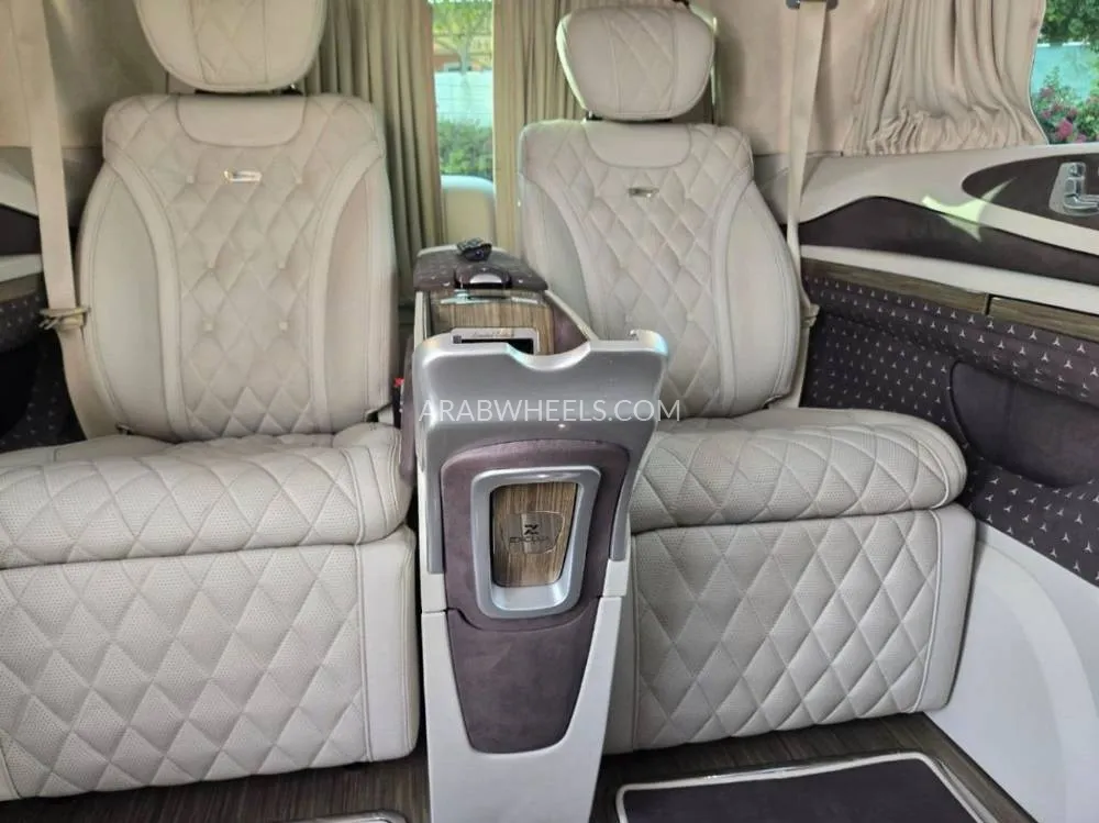 Mercedes Benz V Class 2022 for Sale in Dubai Image-5