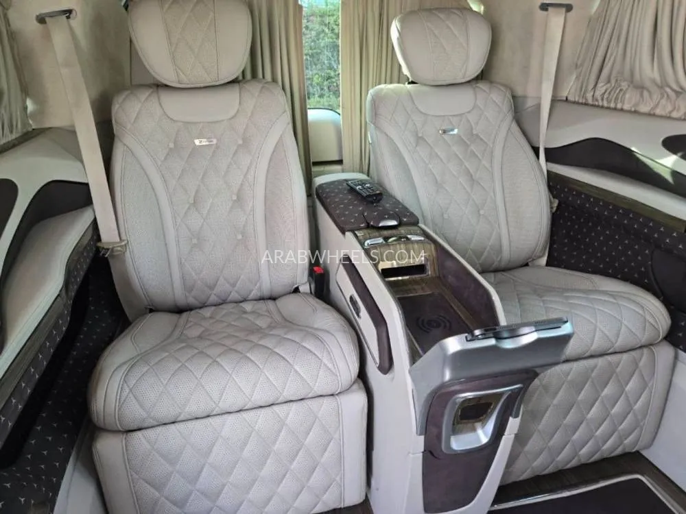 Mercedes Benz V Class 2022 for Sale in Dubai Image-19