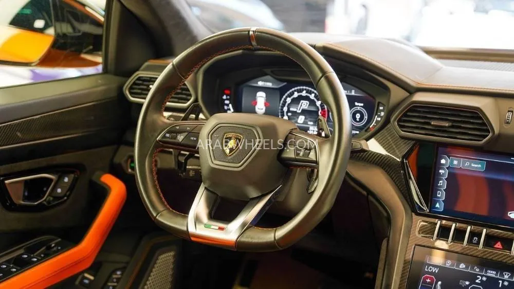 Lamborghini Urus 2022 for Sale in Dubai Image-5