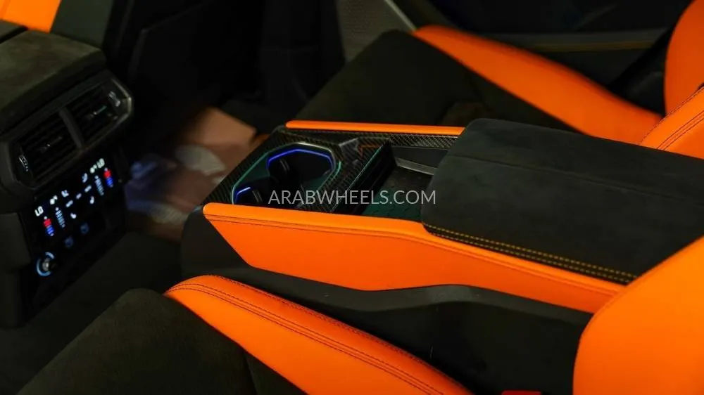 Lamborghini Urus 2022 for Sale in Dubai Image-11