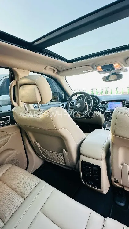 Jeep Grand Cherokee 2020 for Sale in Dubai Image-6