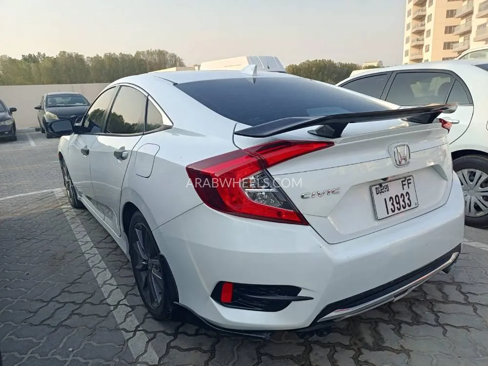 Honda Civic 2019 for Sale in Dubai Image-4