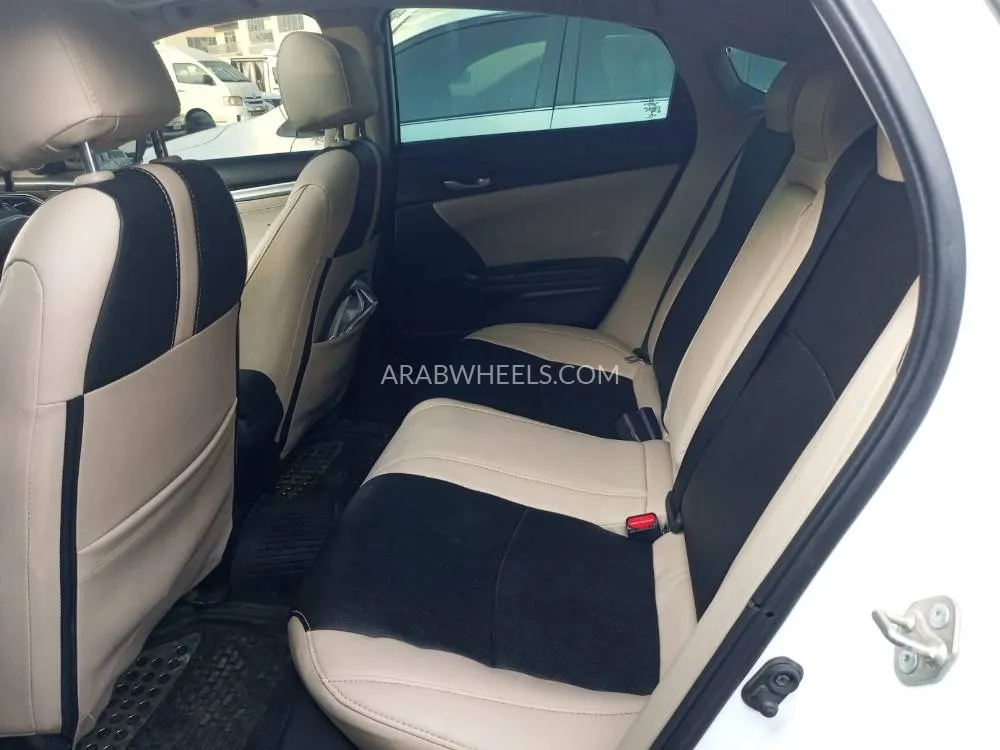 Honda Civic 2019 for Sale in Dubai Image-5