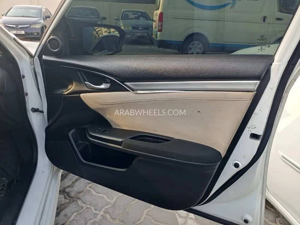 Honda Civic 2019 for Sale in Dubai Image-9