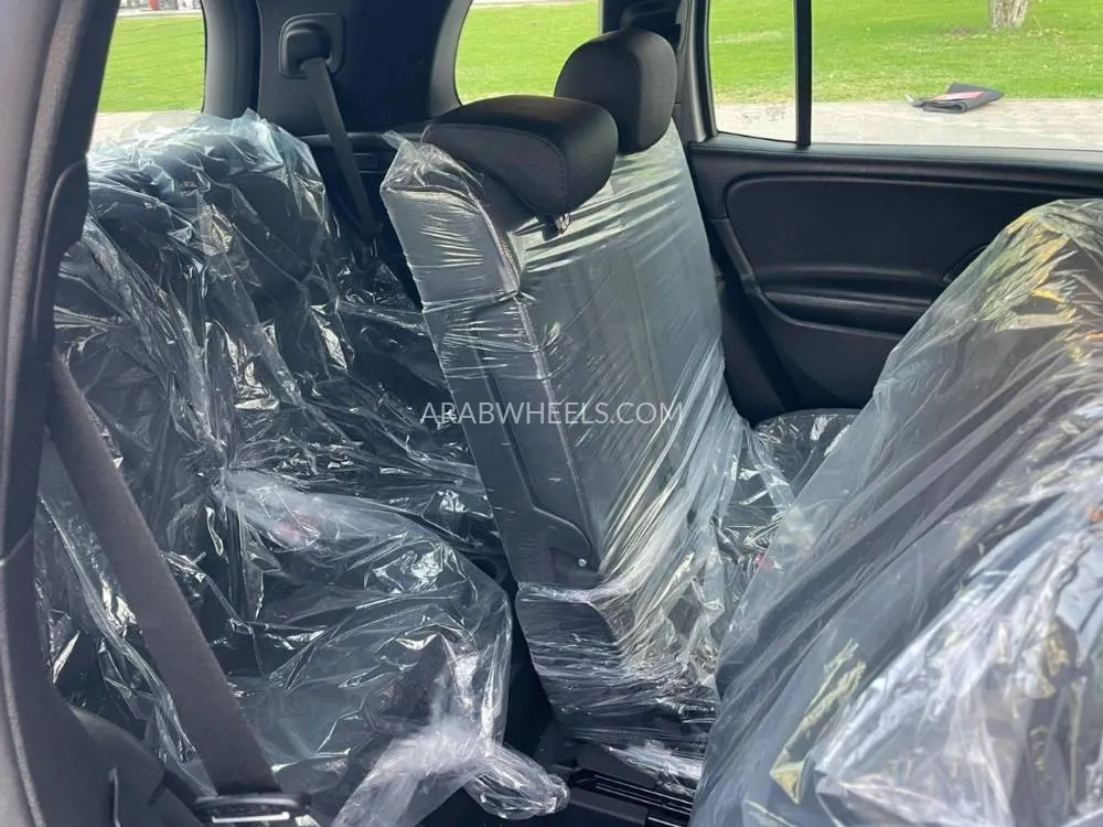 Mercedes Benz GLB 2023 for Sale in Dubai Image-16