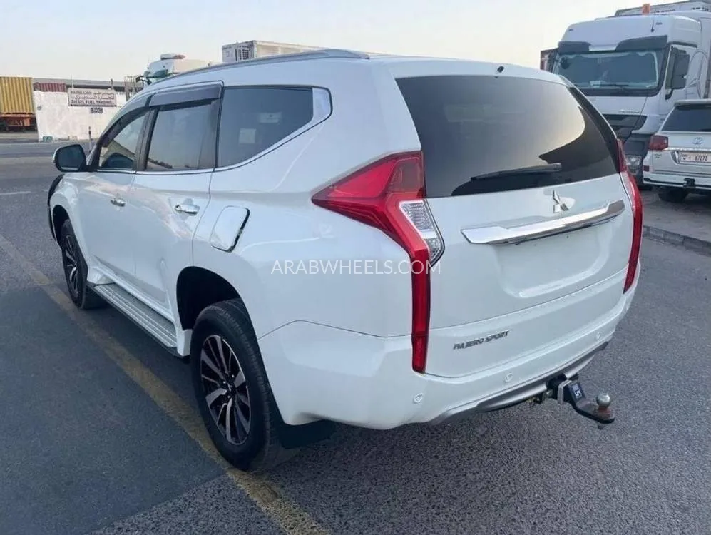 ميتسوبيشي باجيرو 2017 for Sale in دبي Image-3